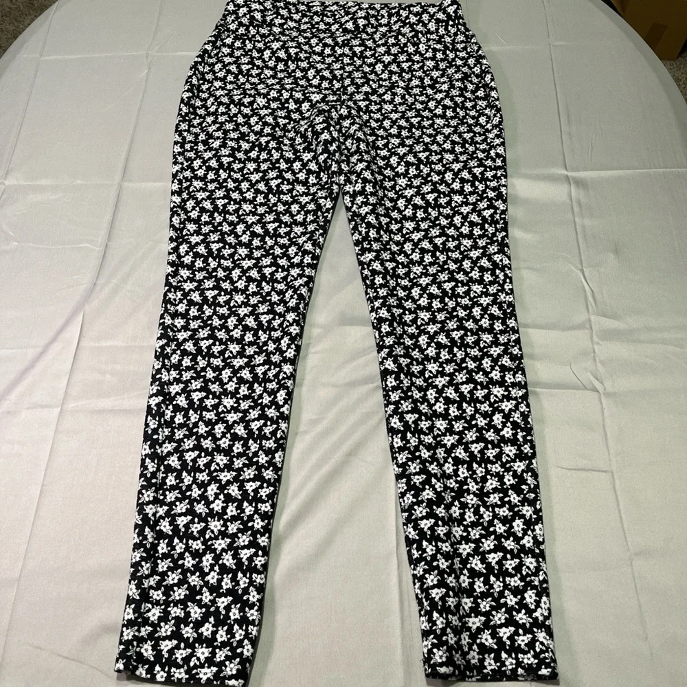 Michael Kors Women's Black &‎ White Floral-Print Pull-On Leggings